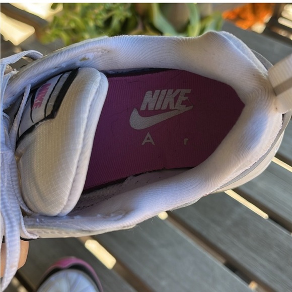 Nike White and Black Sneakers with Retro Design - Picture 5 of 7